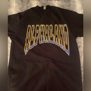 ALPHALAND EXCLUSIVE “ALPHALAND” TEE - UNISEX M